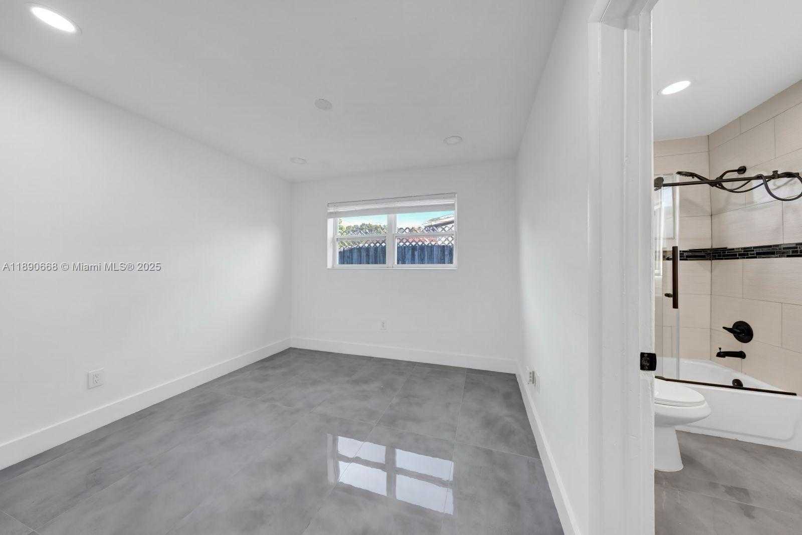 Small Image of 3210 NORTH 72ND WAY, Hollywood Number 18