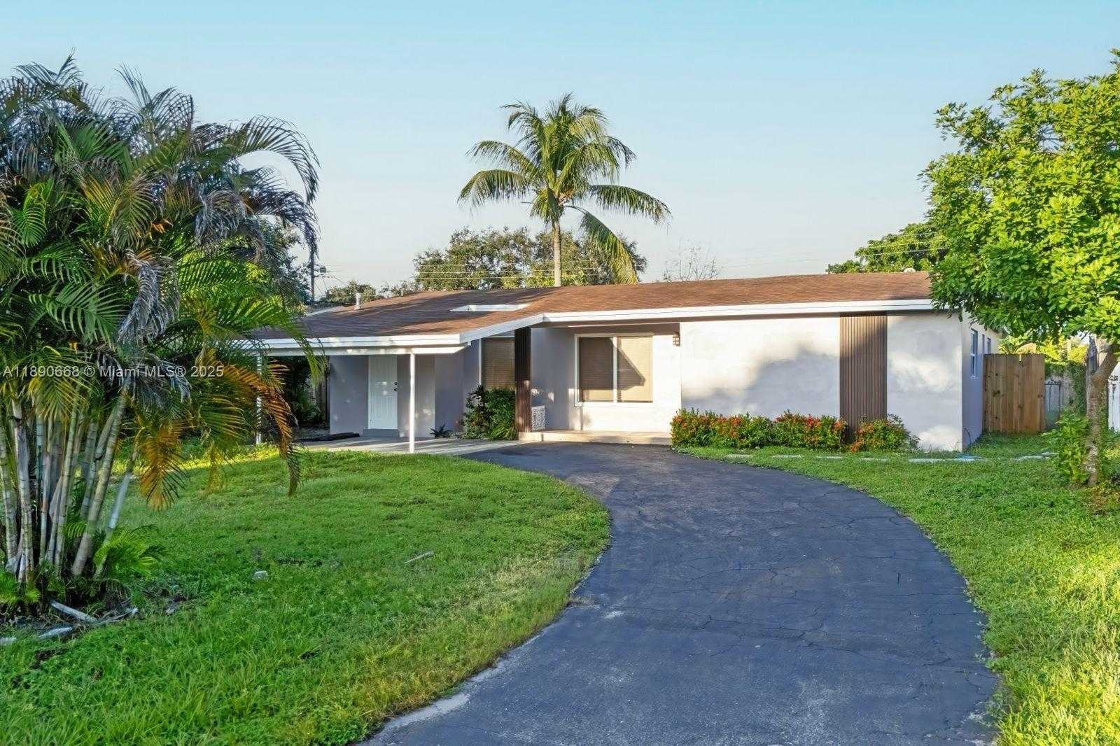 Small Image of 3210 NORTH 72ND WAY, Hollywood Number 2