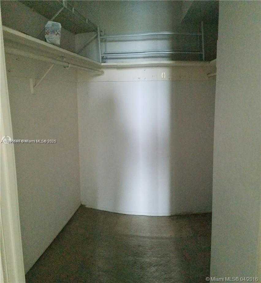 Small Image of 5555 COLLINS AVE #11U, Miami Beach Number 10