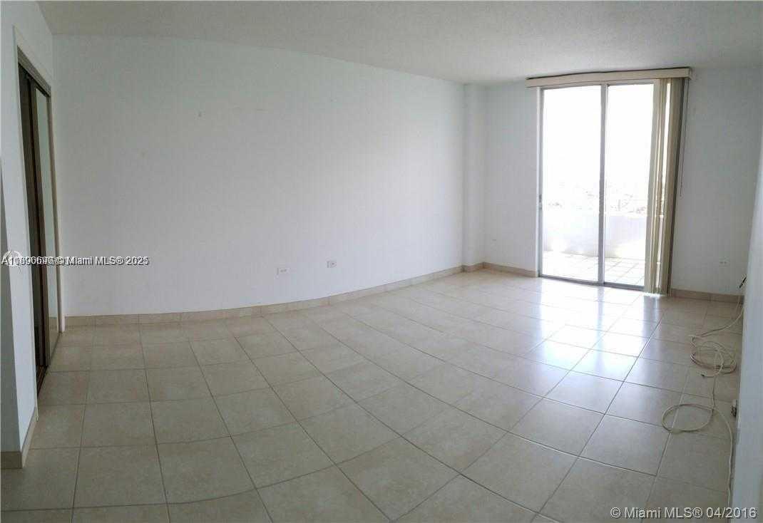 Small Image of 5555 COLLINS AVE #11U, Miami Beach Number 13