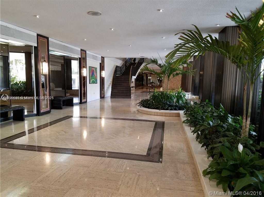 Small Image of 5555 COLLINS AVE #11U, Miami Beach Number 2