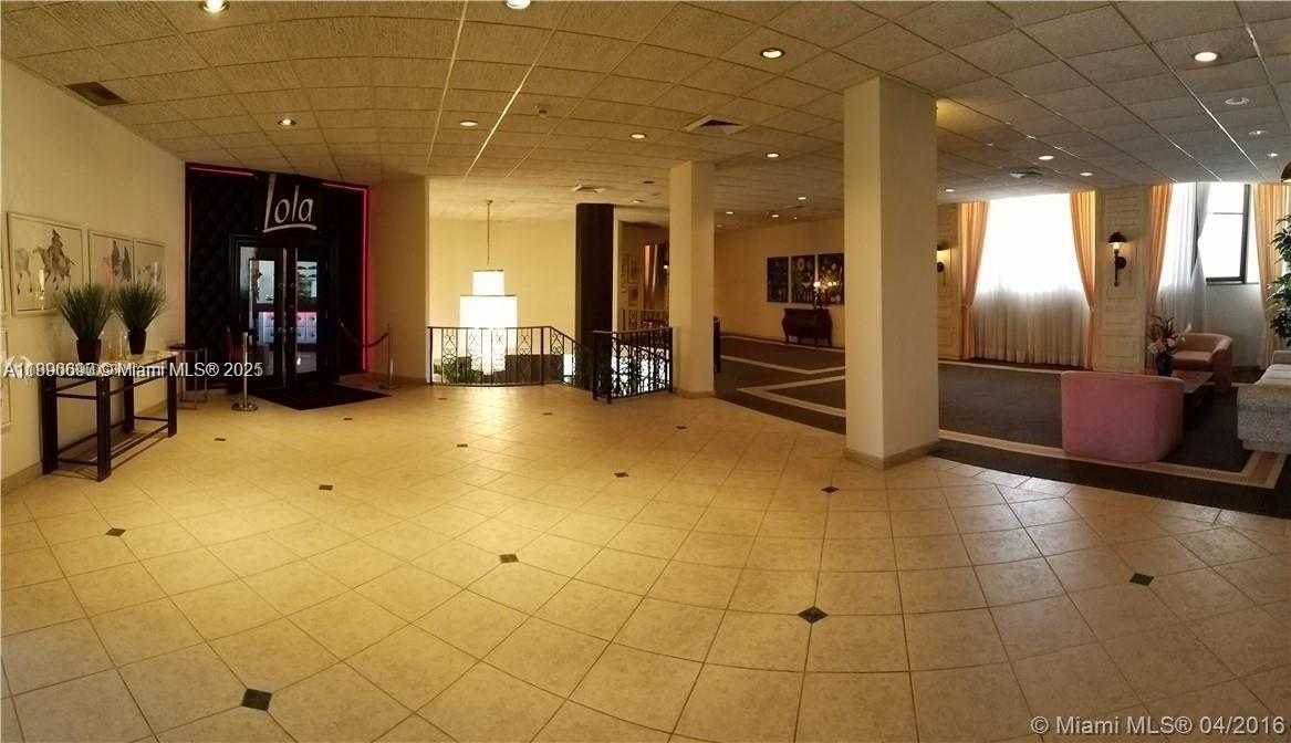 Small Image of 5555 COLLINS AVE #11U, Miami Beach Number 8