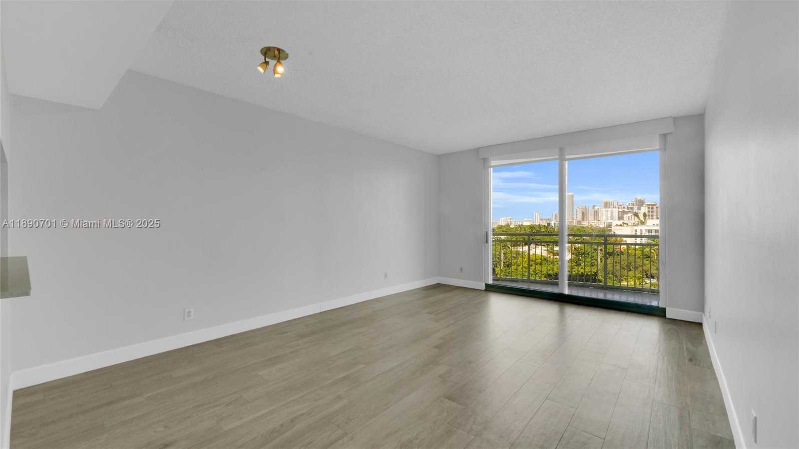 Small Image of 2475 BRICKELL AVE #803, Miami Number 12