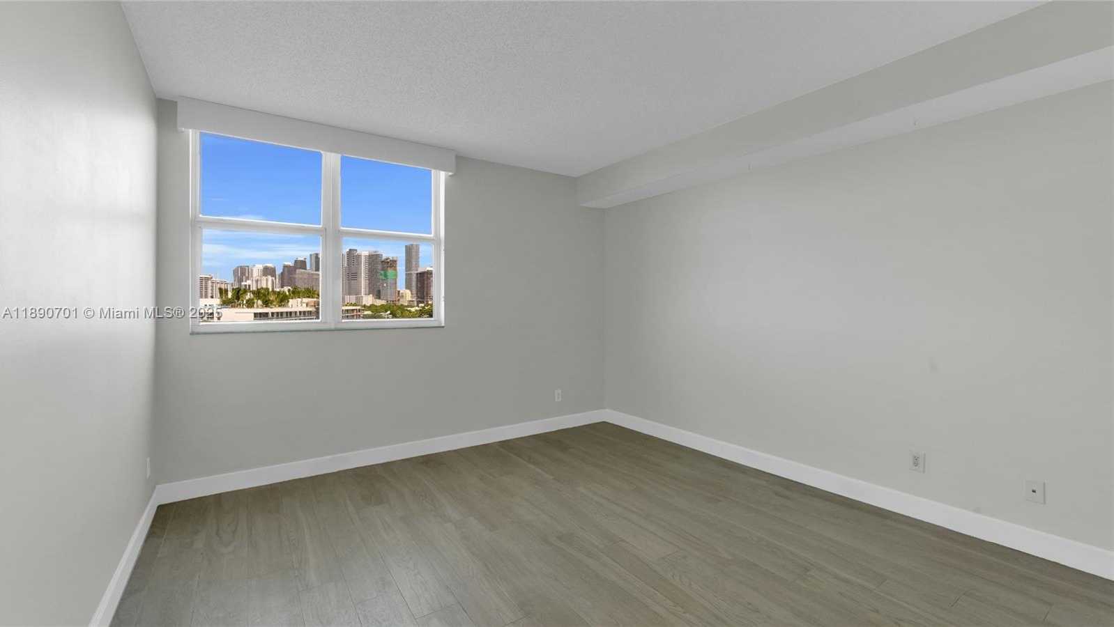 Small Image of 2475 BRICKELL AVE #803, Miami Number 13