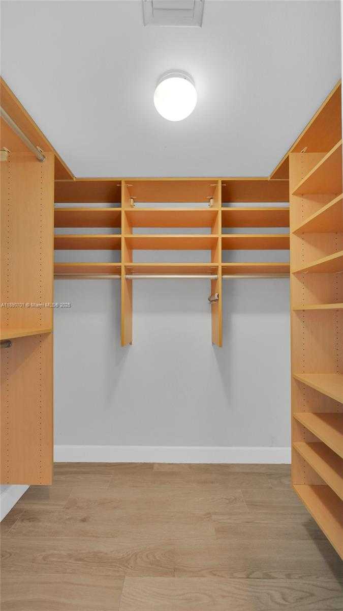 Small Image of 2475 BRICKELL AVE #803, Miami Number 15
