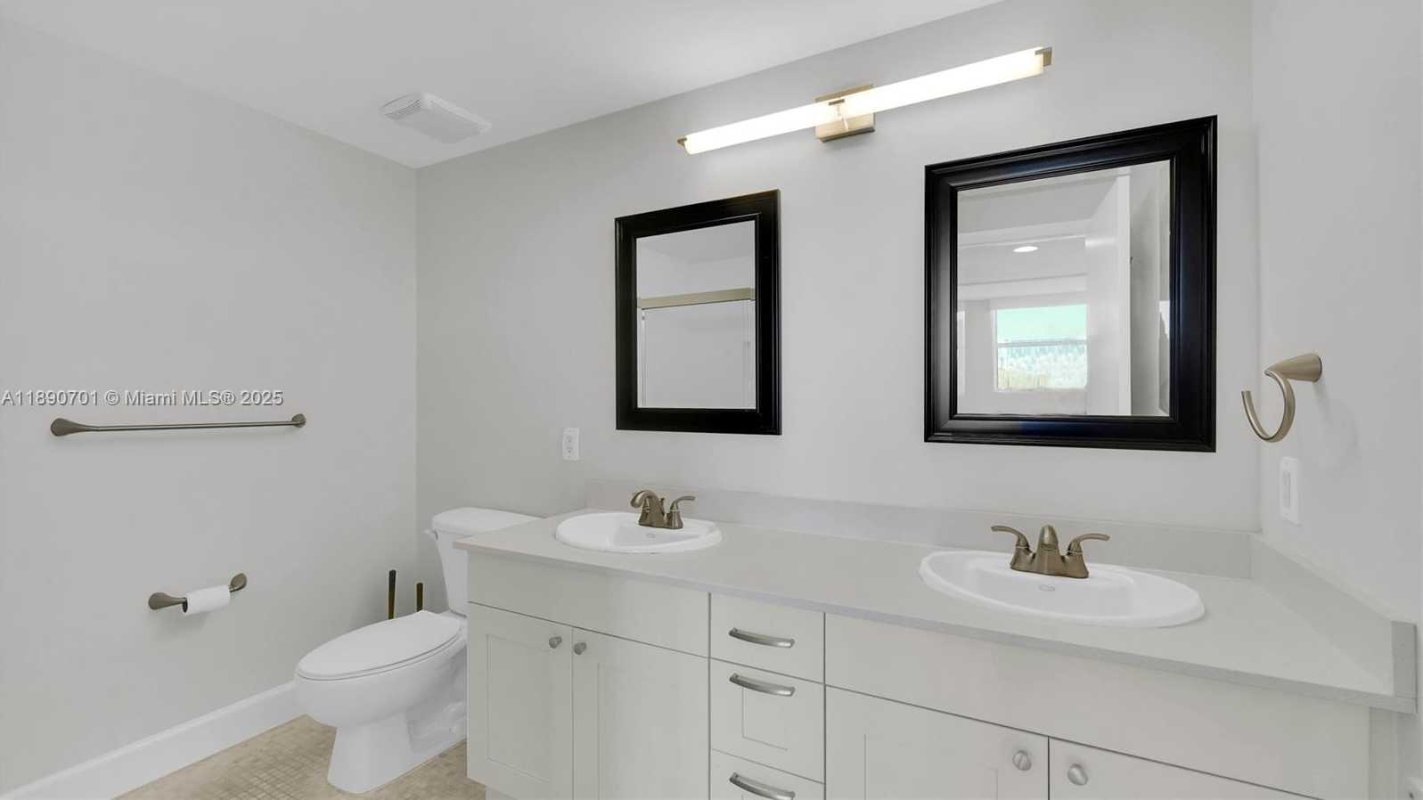 Small Image of 2475 BRICKELL AVE #803, Miami Number 17