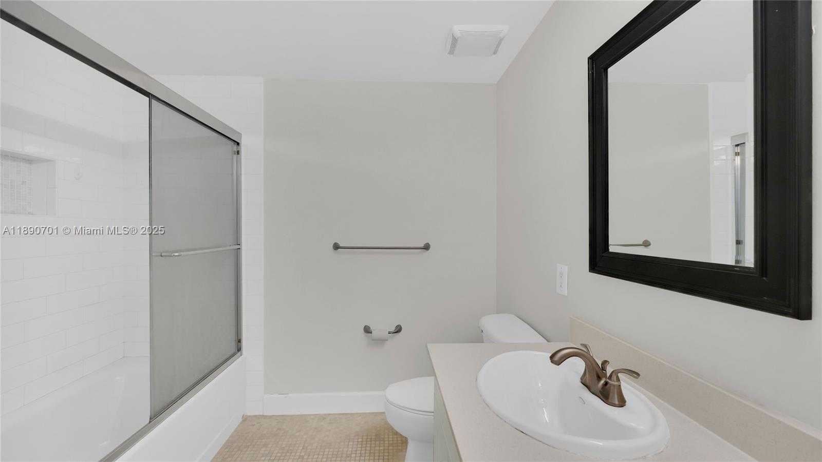 Small Image of 2475 BRICKELL AVE #803, Miami Number 18