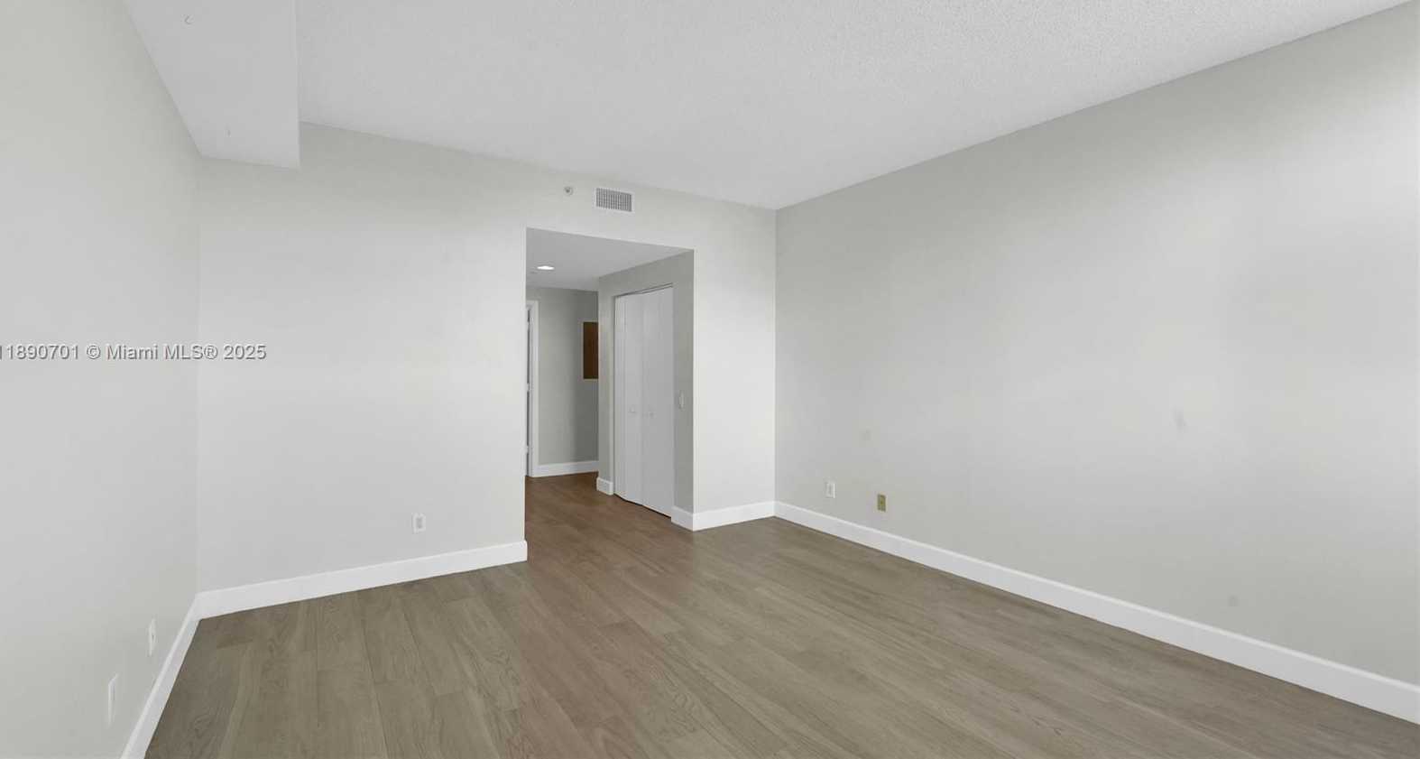 Small Image of 2475 BRICKELL AVE #803, Miami Number 19
