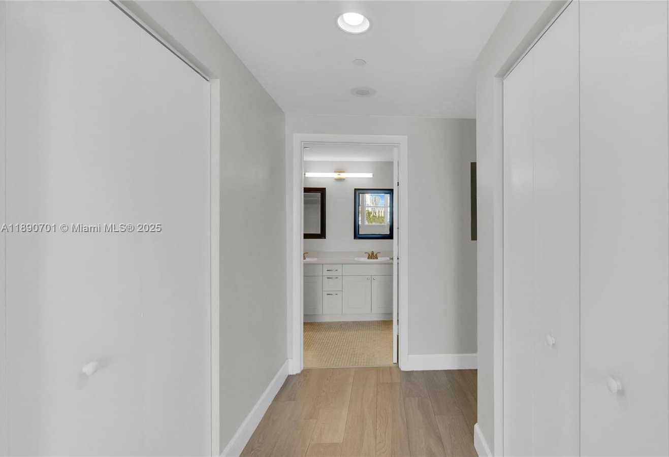 Small Image of 2475 BRICKELL AVE #803, Miami Number 21