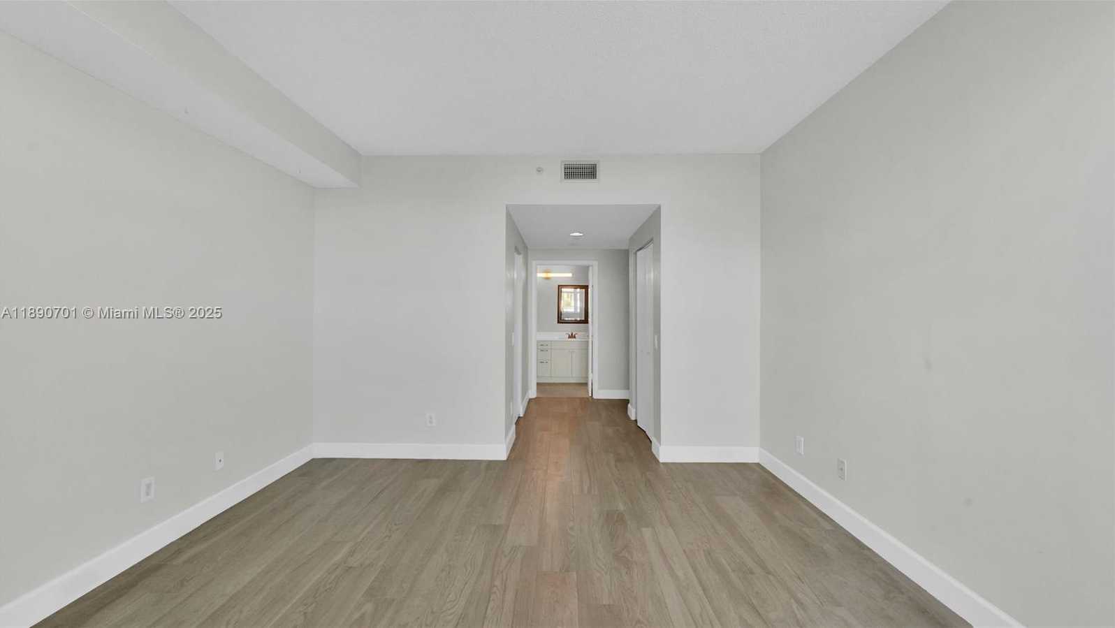 Small Image of 2475 BRICKELL AVE #803, Miami Number 26