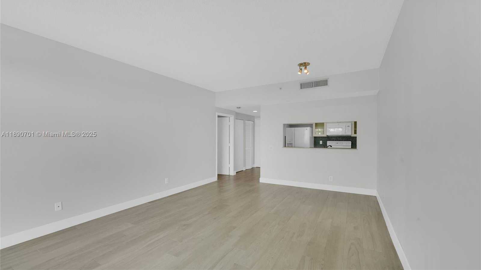 Small Image of 2475 BRICKELL AVE #803, Miami Number 27