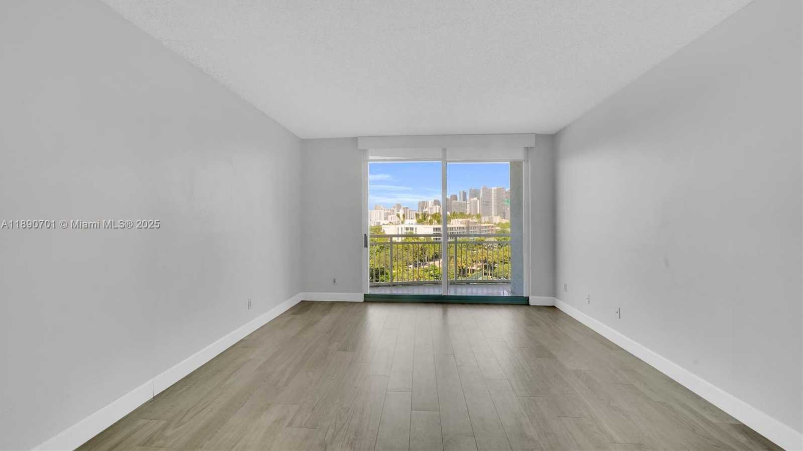 Small Image of 2475 BRICKELL AVE #803, Miami Number 28