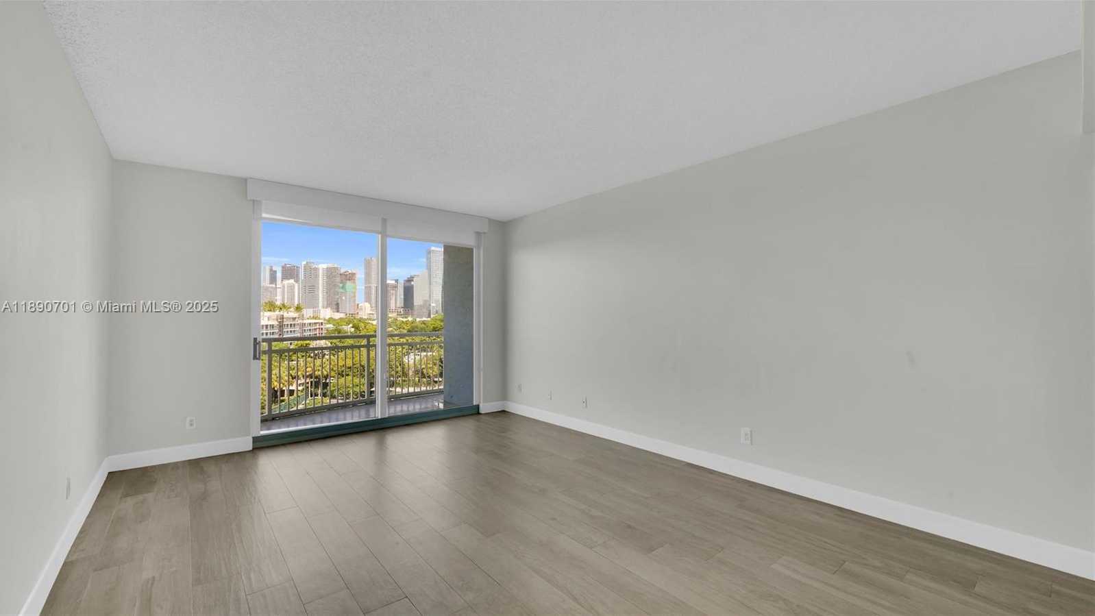 Small Image of 2475 BRICKELL AVE #803, Miami Number 4