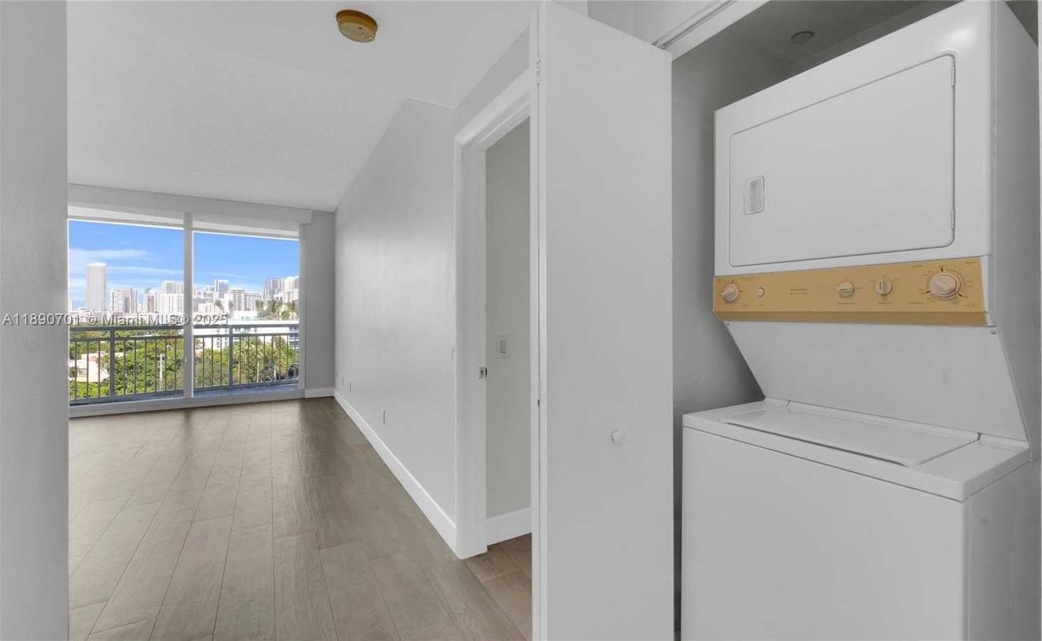 Small Image of 2475 BRICKELL AVE #803, Miami Number 8