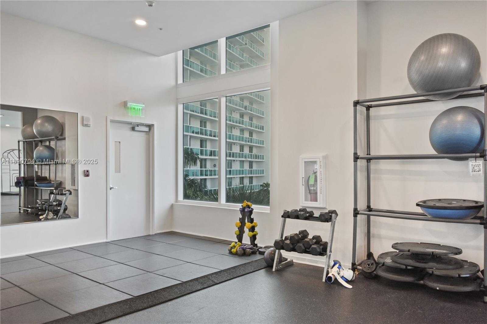 Small Image of 1900 NORTH BAYSHORE DR #2807, Miami Number 22