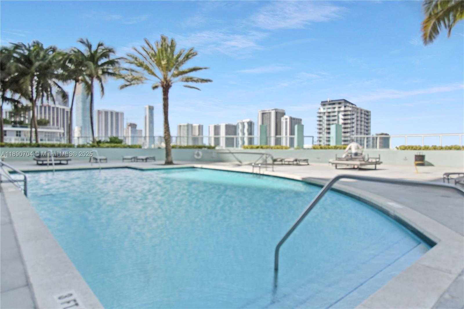 Small Image of 1900 NORTH BAYSHORE DR #2807, Miami Number 26