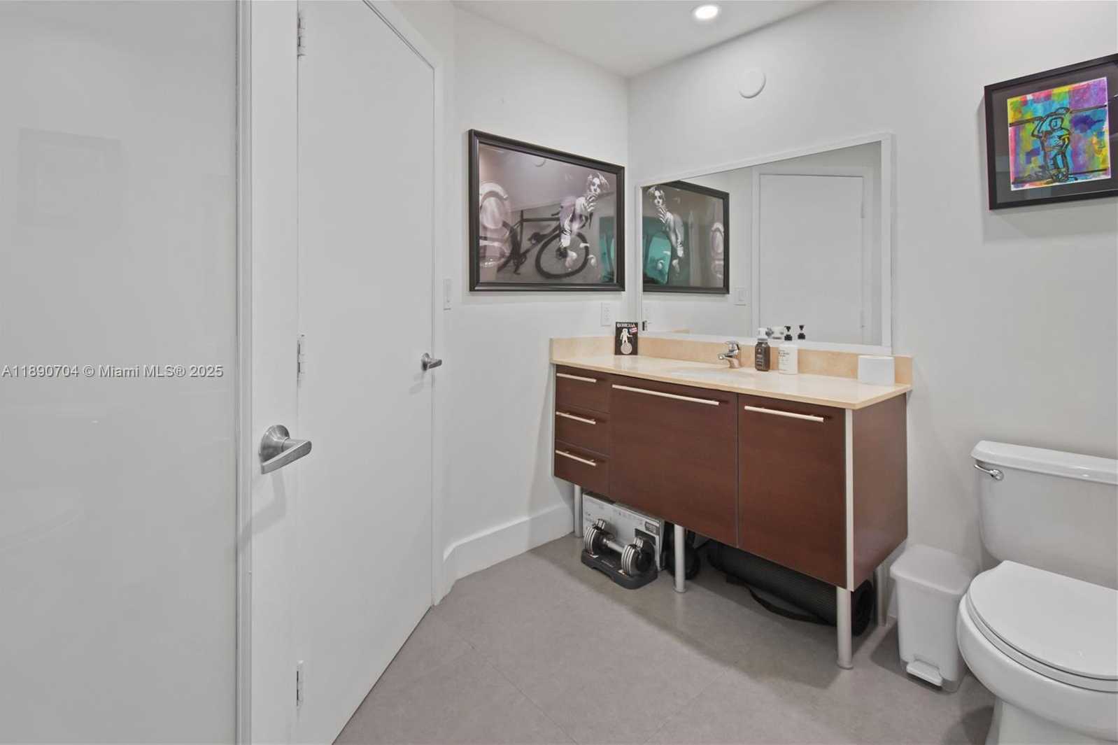 Small Image of 1900 NORTH BAYSHORE DR #2807, Miami Number 7