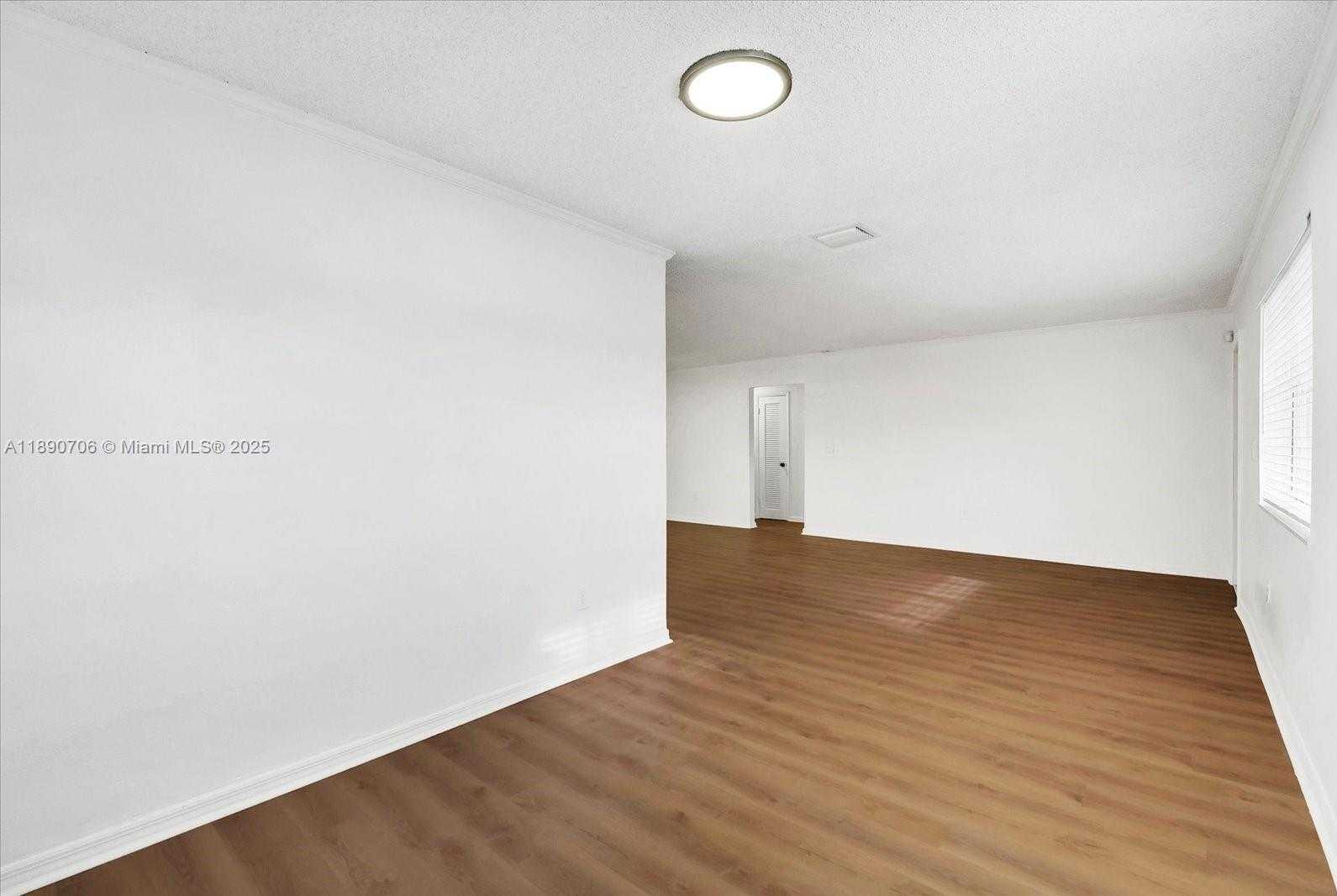 Small Image of 4090 SOUTH WEST 69TH AVE, Miami Number 3