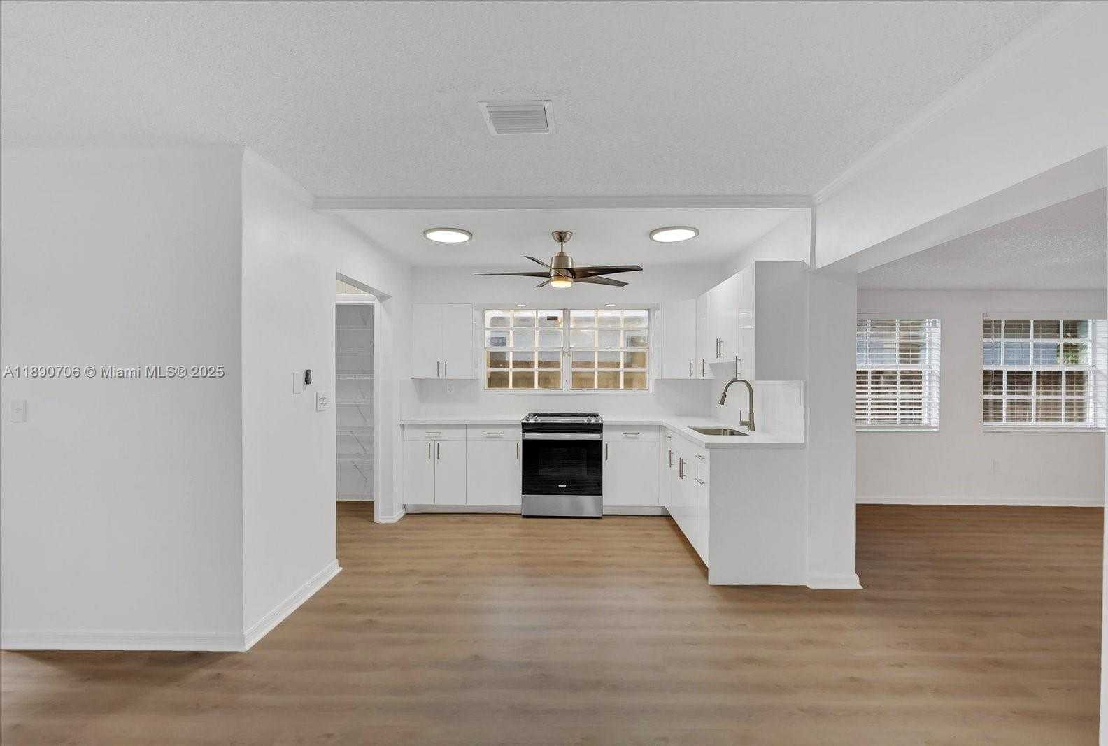 Small Image of 4090 SOUTH WEST 69TH AVE, Miami Number 7