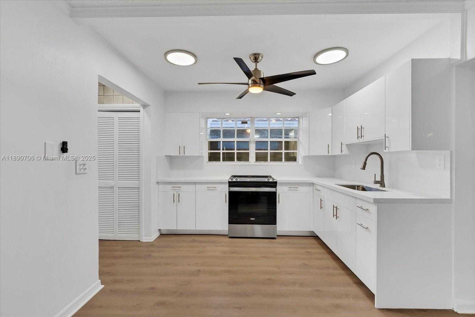 Small Image of 4090 SOUTH WEST 69TH AVE, Miami Number 8