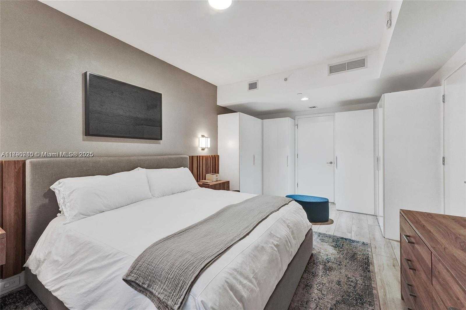Small Image of 1010 BRICKELL AVE #4009, Miami Number 10