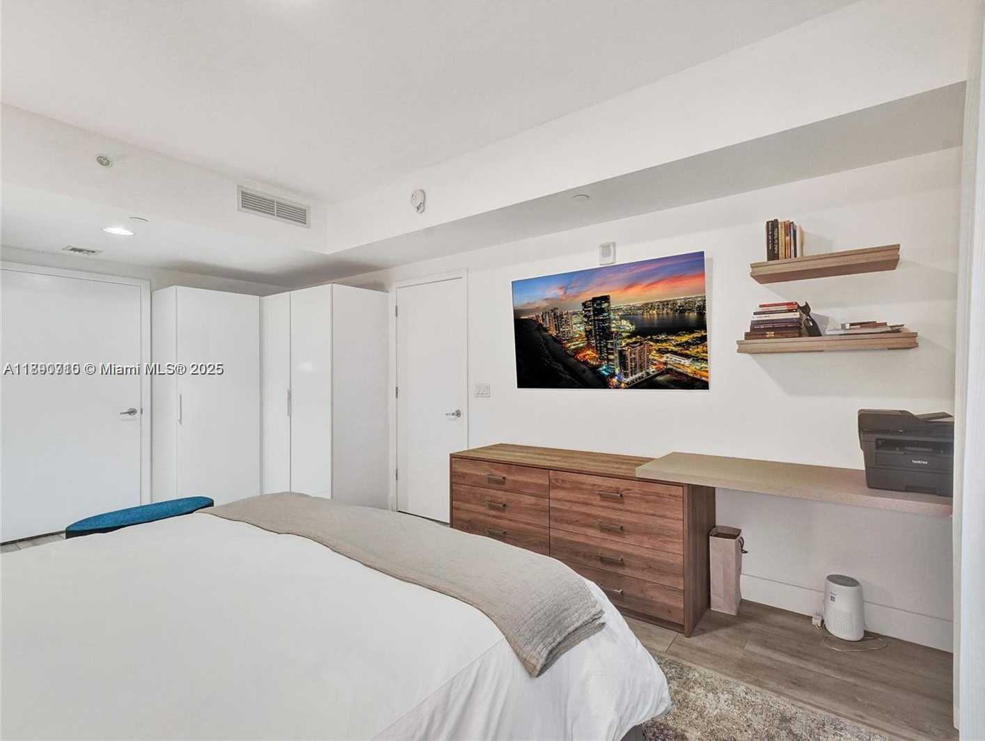 Small Image of 1010 BRICKELL AVE #4009, Miami Number 11