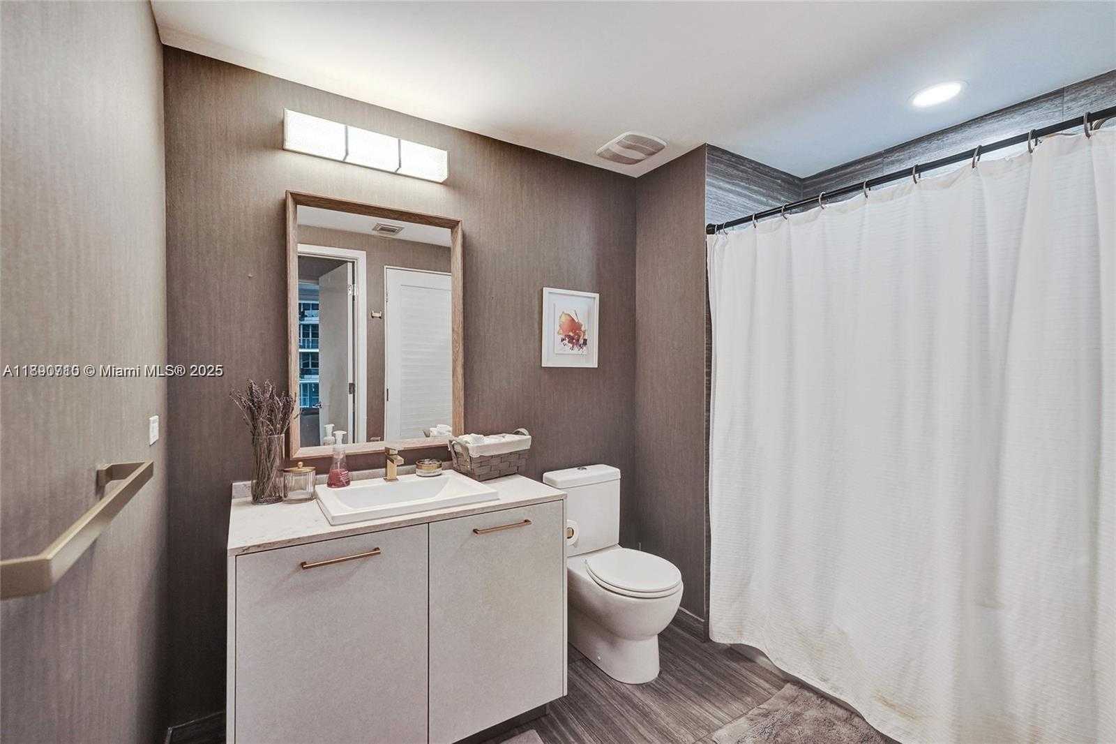 Small Image of 1010 BRICKELL AVE #4009, Miami Number 15
