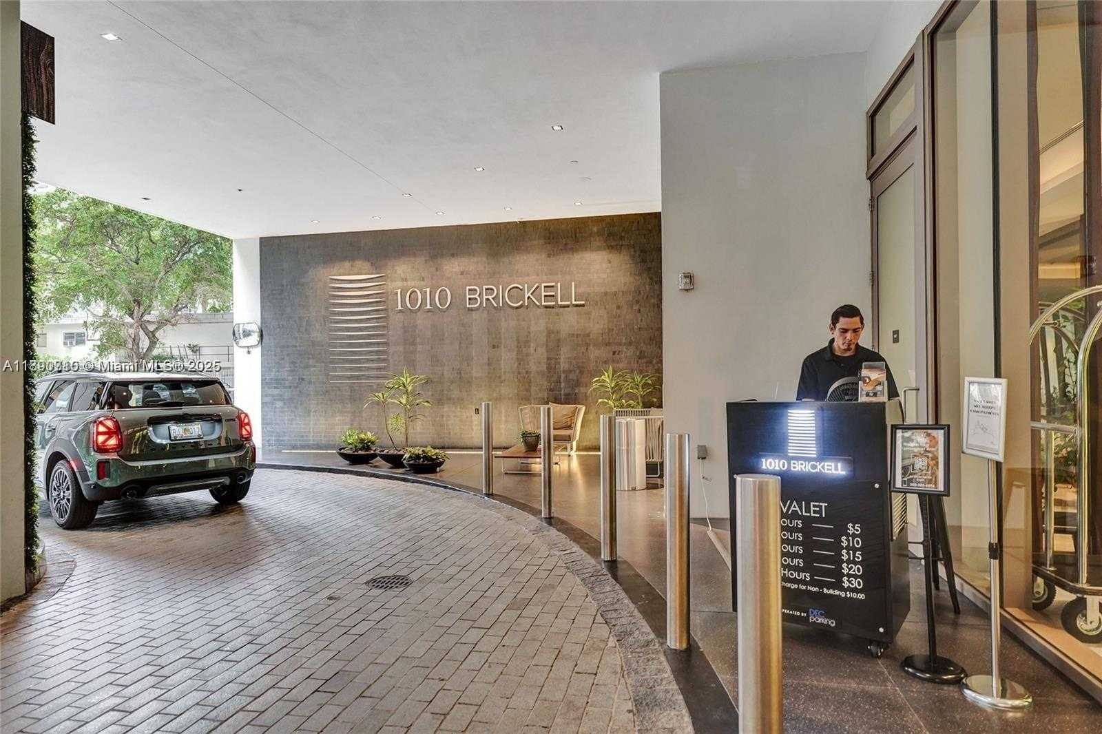 Small Image of 1010 BRICKELL AVE #4009, Miami Number 23