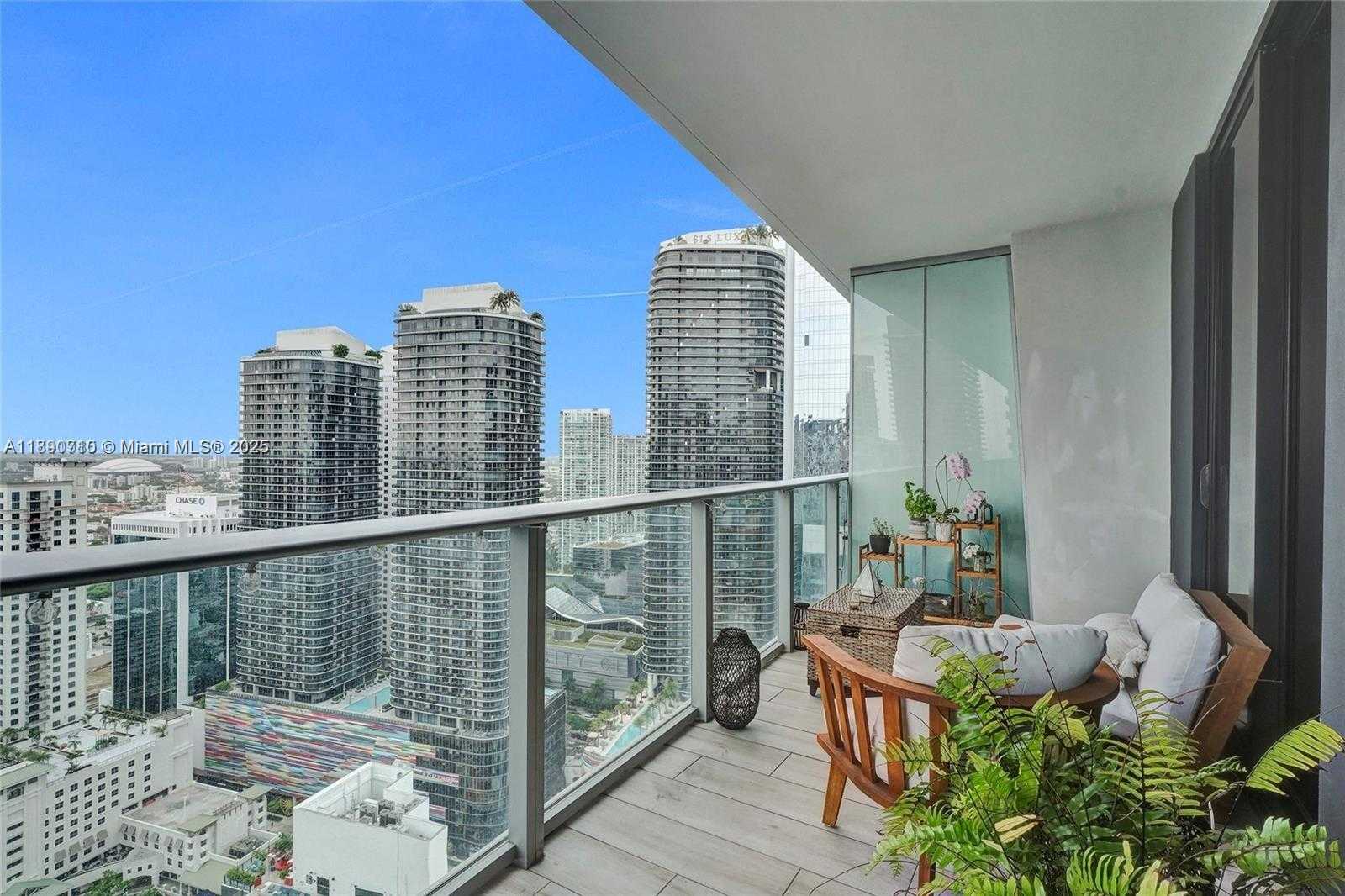 Small Image of 1010 BRICKELL AVE #4009, Miami Number 8