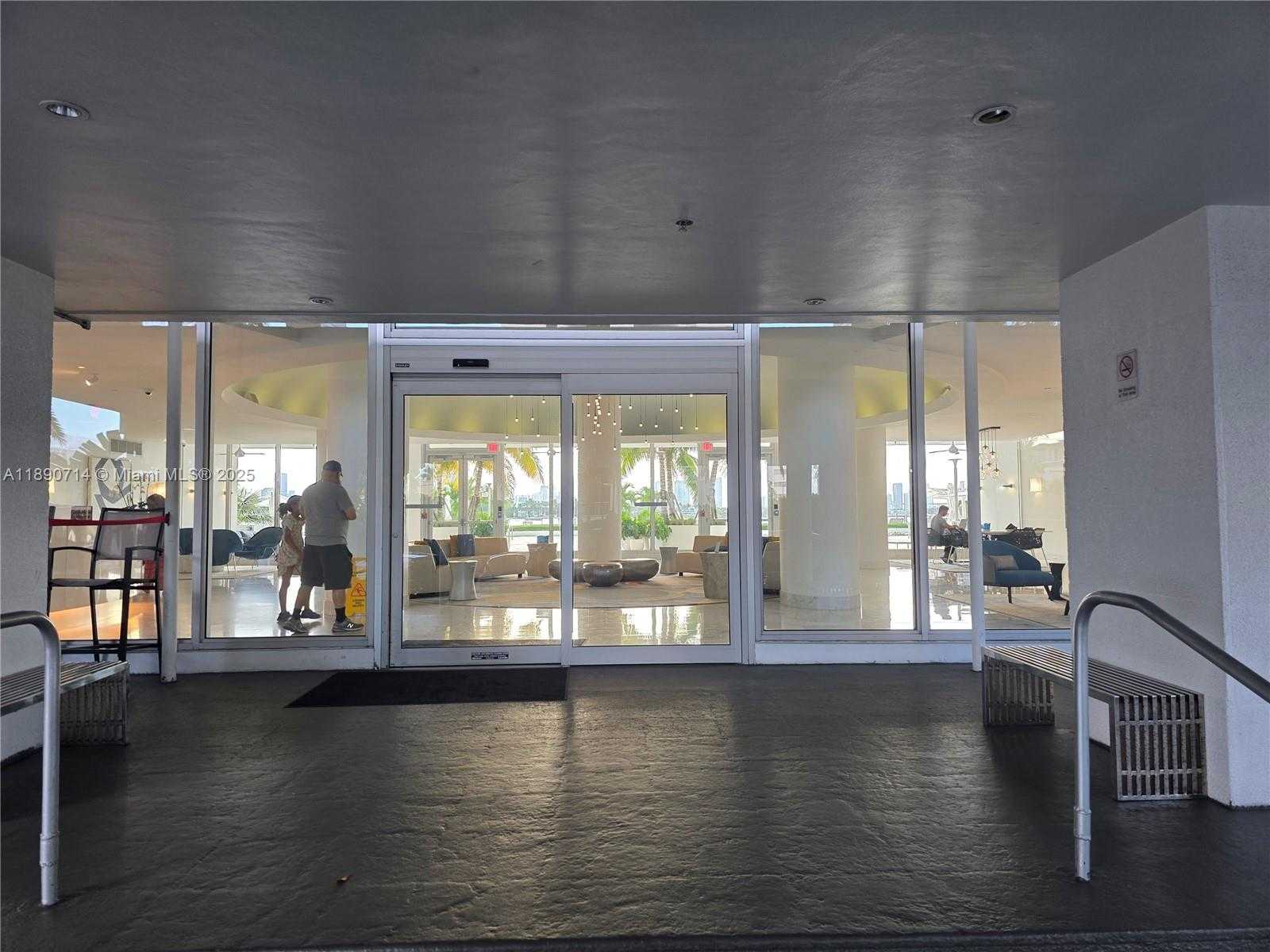 Small Image of 1000 WEST AVE #1104, Miami Beach Number 13