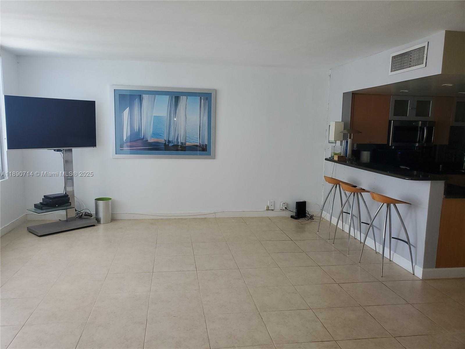 Small Image of 1000 WEST AVE #1104, Miami Beach Number 15