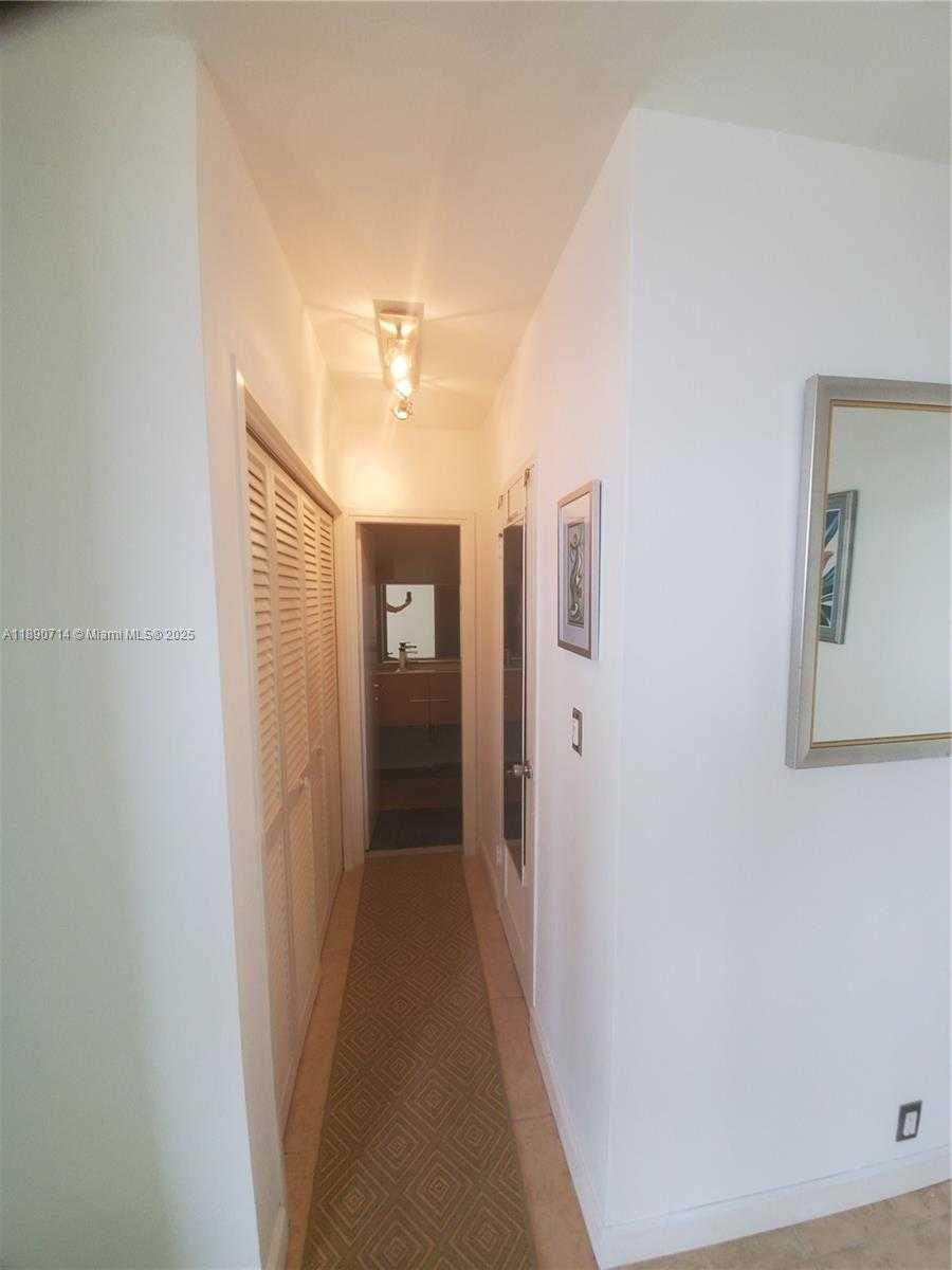 Small Image of 1000 WEST AVE #1104, Miami Beach Number 19