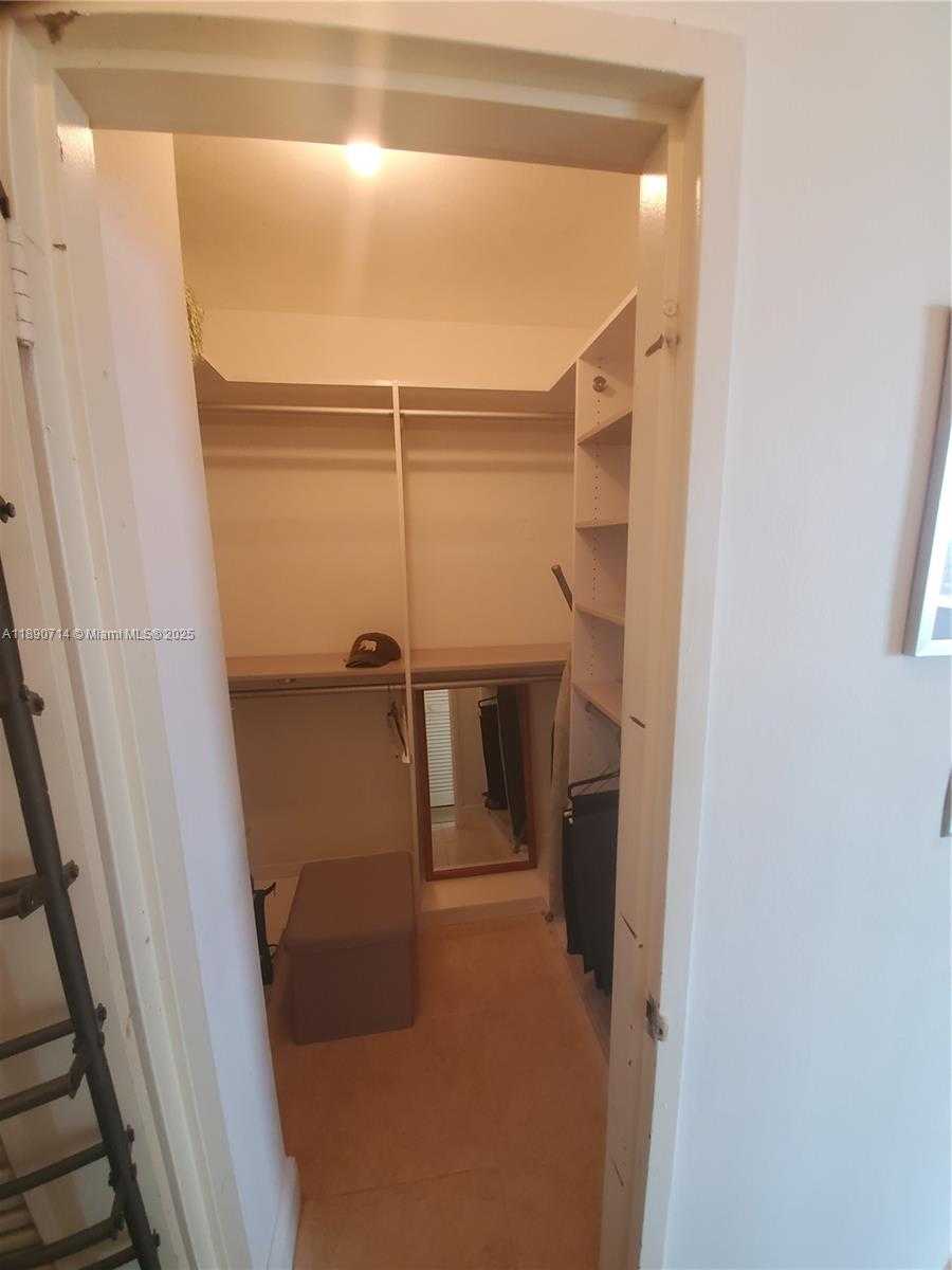 Small Image of 1000 WEST AVE #1104, Miami Beach Number 20