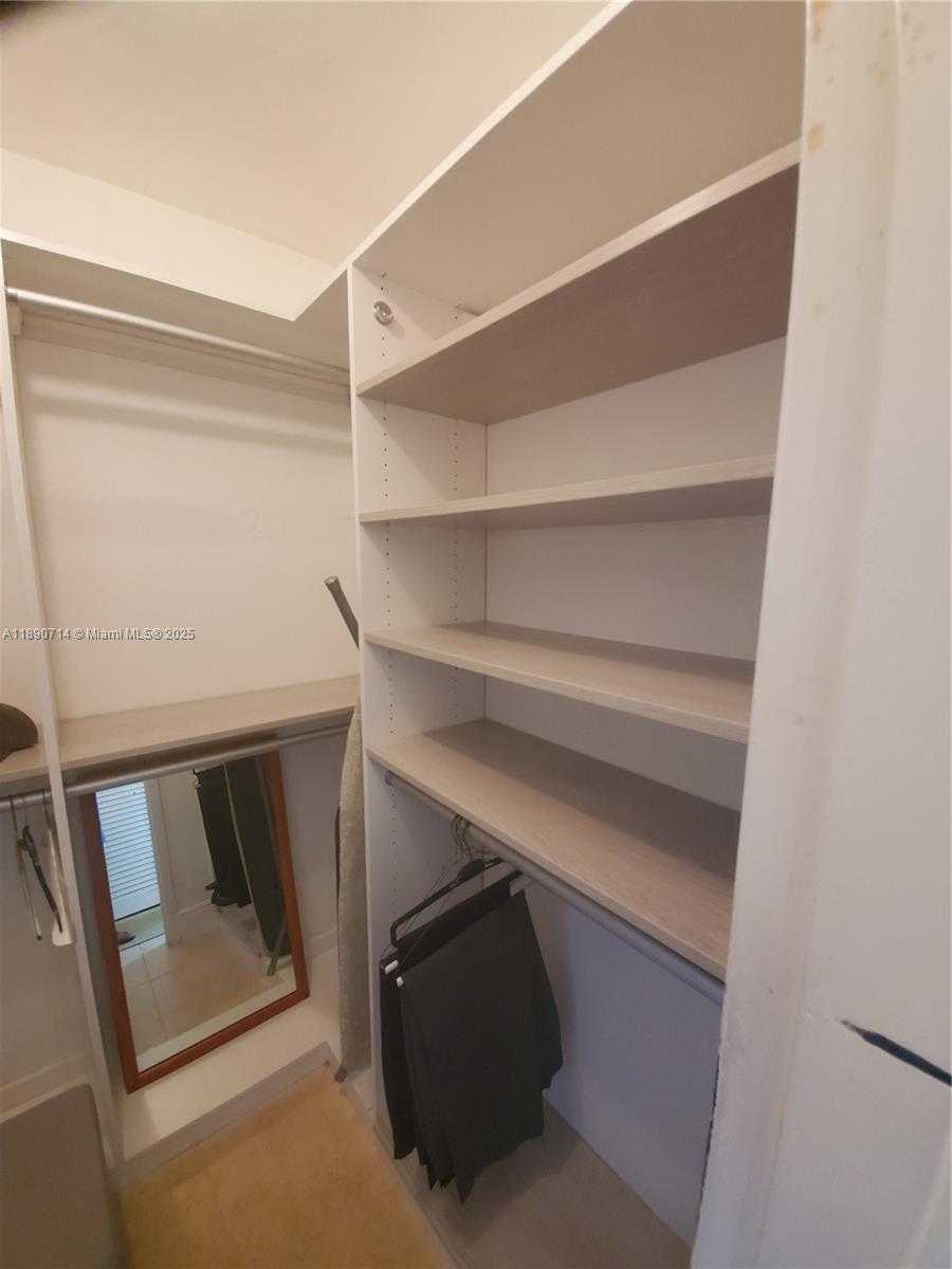 Small Image of 1000 WEST AVE #1104, Miami Beach Number 21
