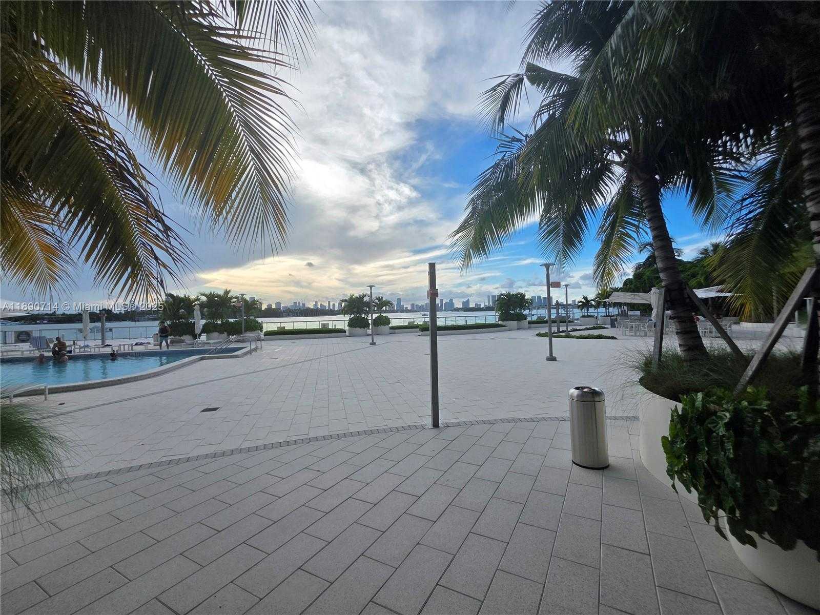 Small Image of 1000 WEST AVE #1104, Miami Beach Number 3