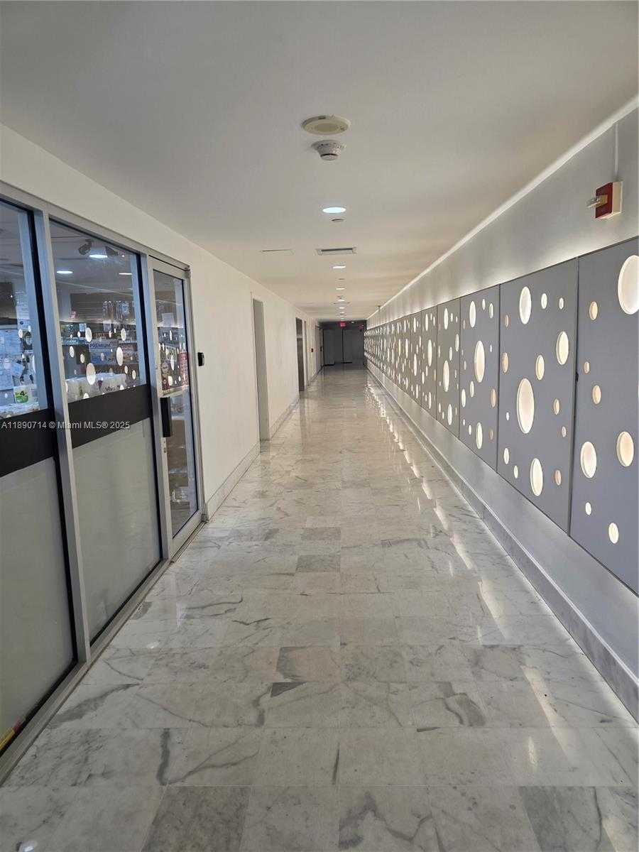 Small Image of 1000 WEST AVE #1104, Miami Beach Number 9