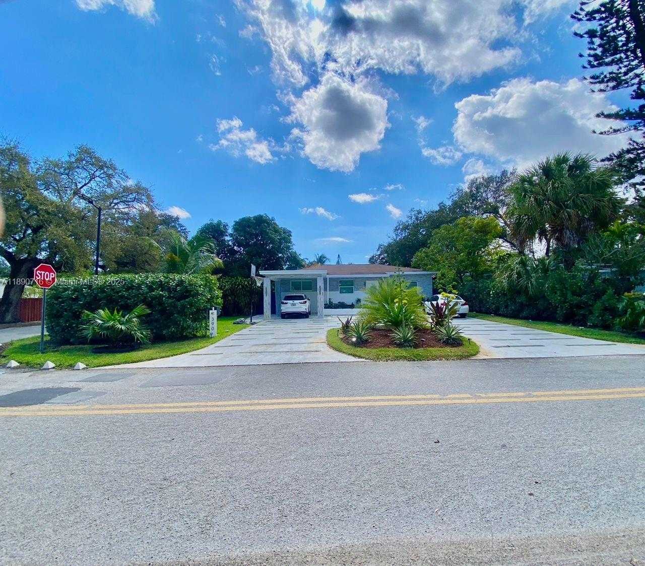 Small Image of 390 NORTH EAST 165TH ST, Miami Number 5