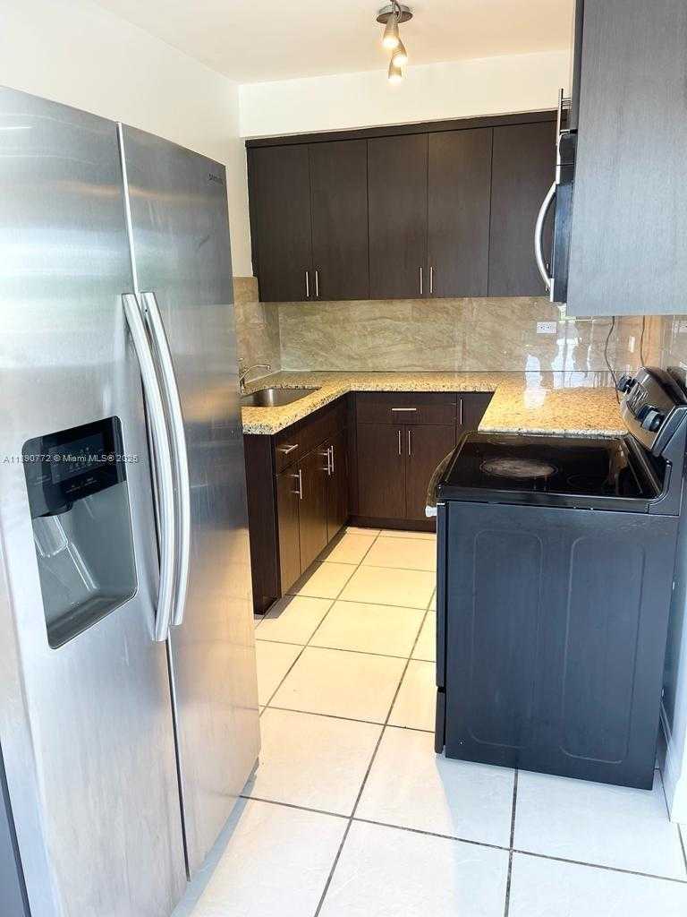 Small Image of 346 86TH ST #2, Miami Beach Number 3