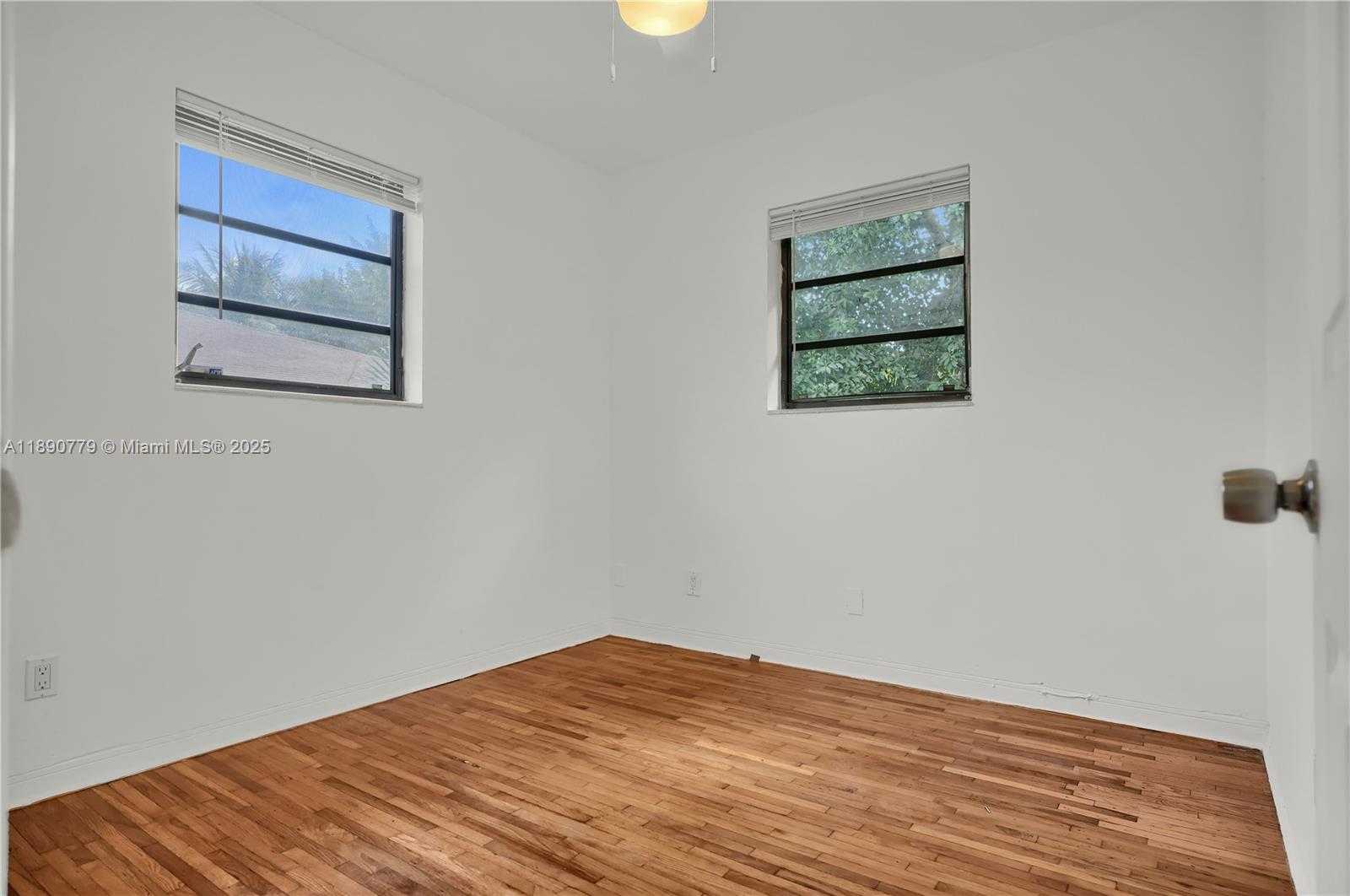 Small Image of 132 NORTH WEST 40TH ST, Miami Number 13