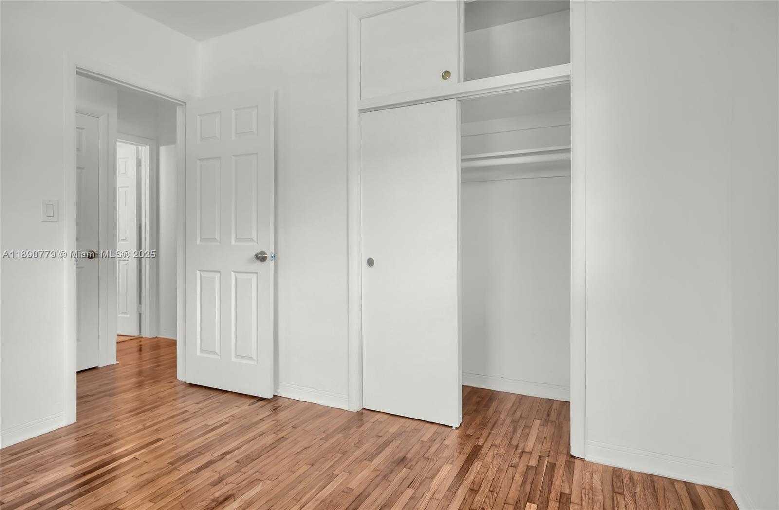 Small Image of 132 NORTH WEST 40TH ST, Miami Number 14