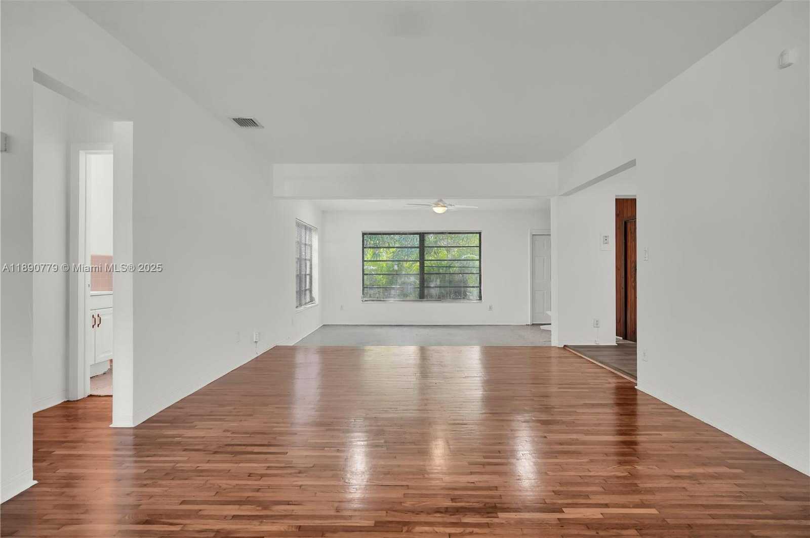 Small Image of 132 NORTH WEST 40TH ST, Miami Number 2