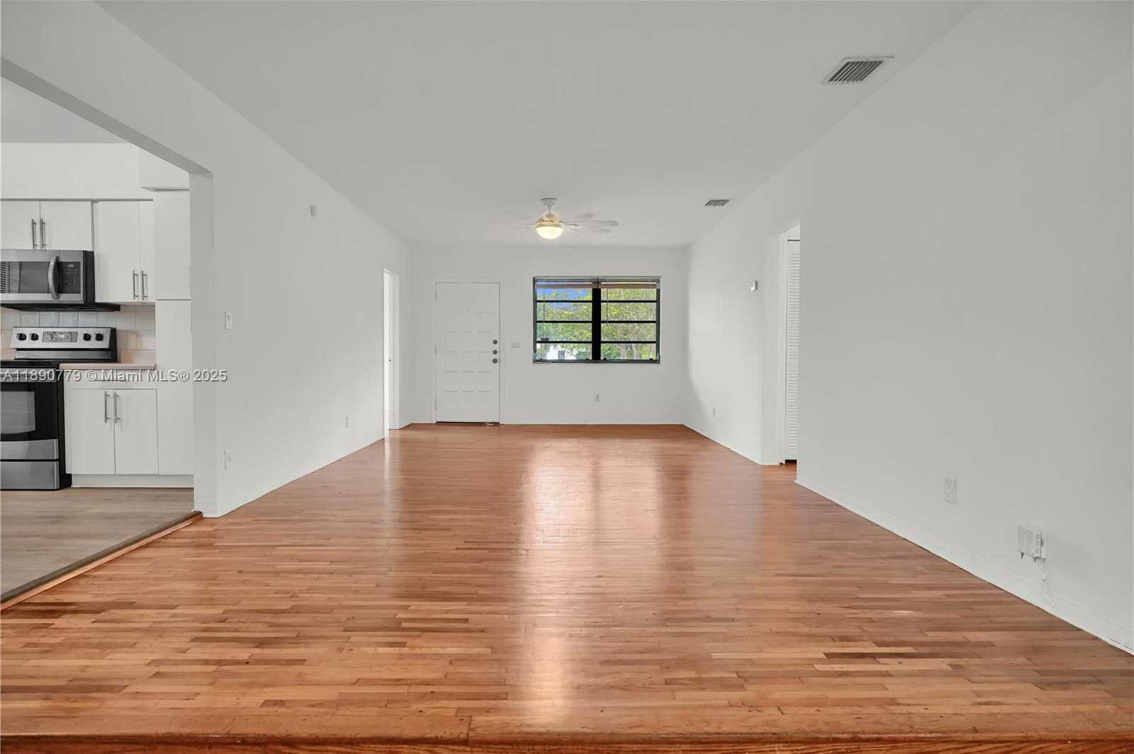 Small Image of 132 NORTH WEST 40TH ST, Miami Number 5