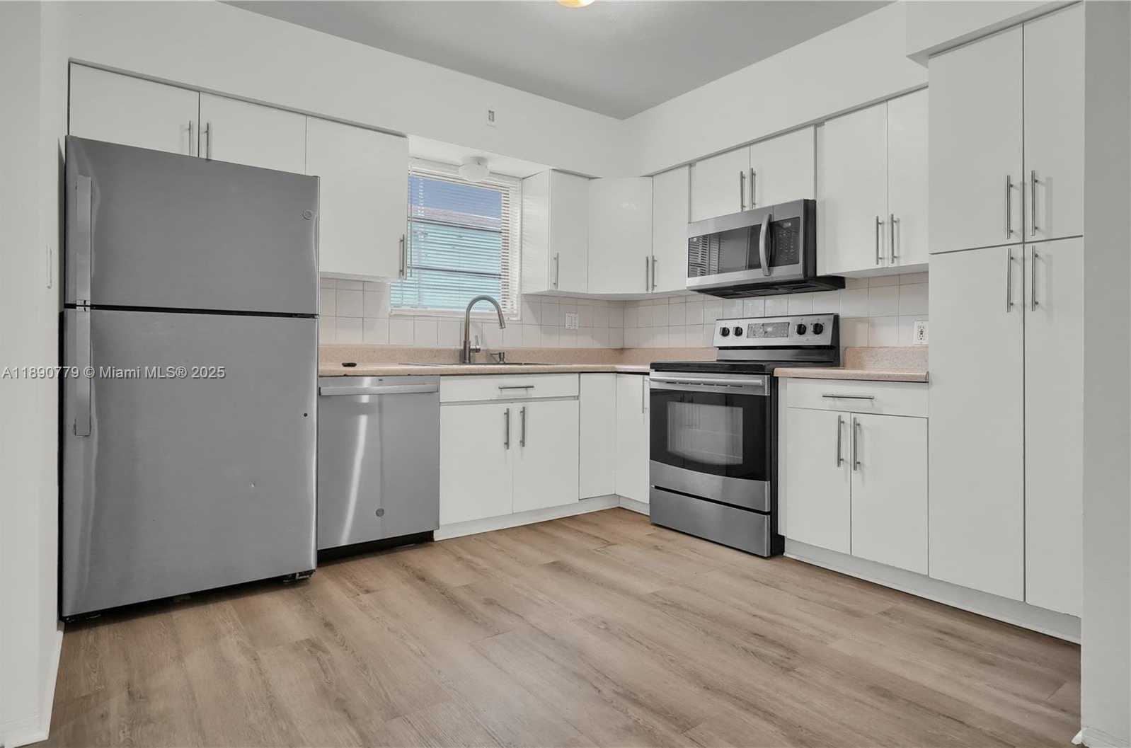 Small Image of 132 NORTH WEST 40TH ST, Miami Number 6