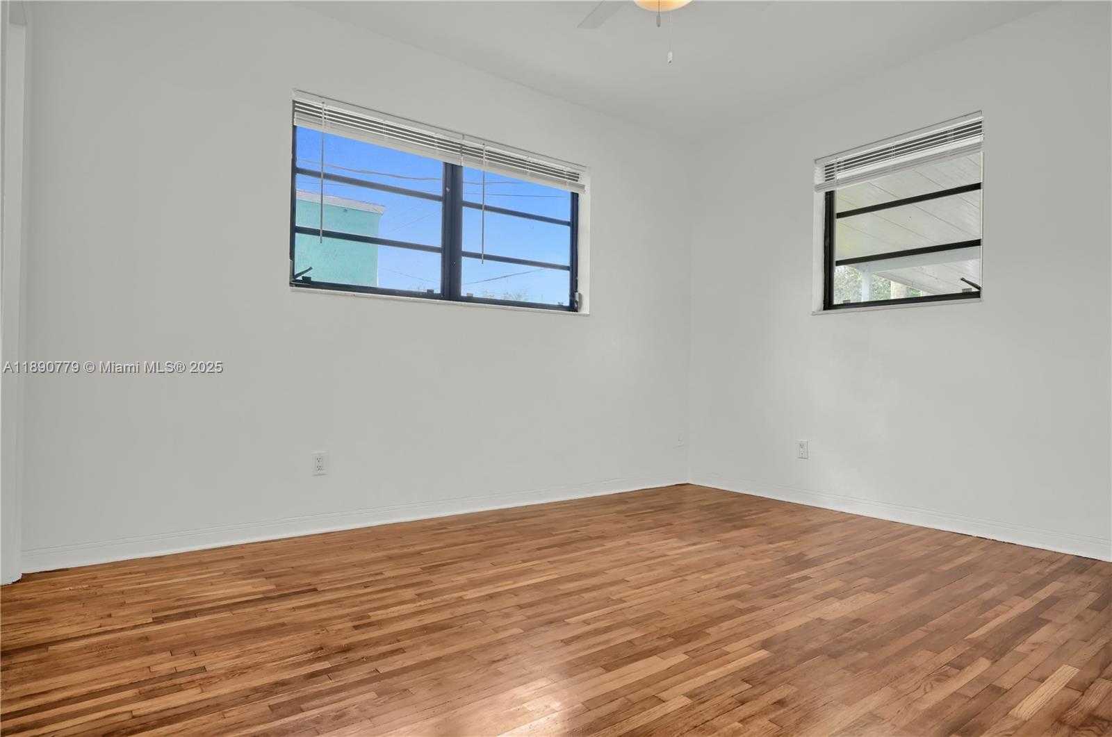 Small Image of 132 NORTH WEST 40TH ST, Miami Number 9