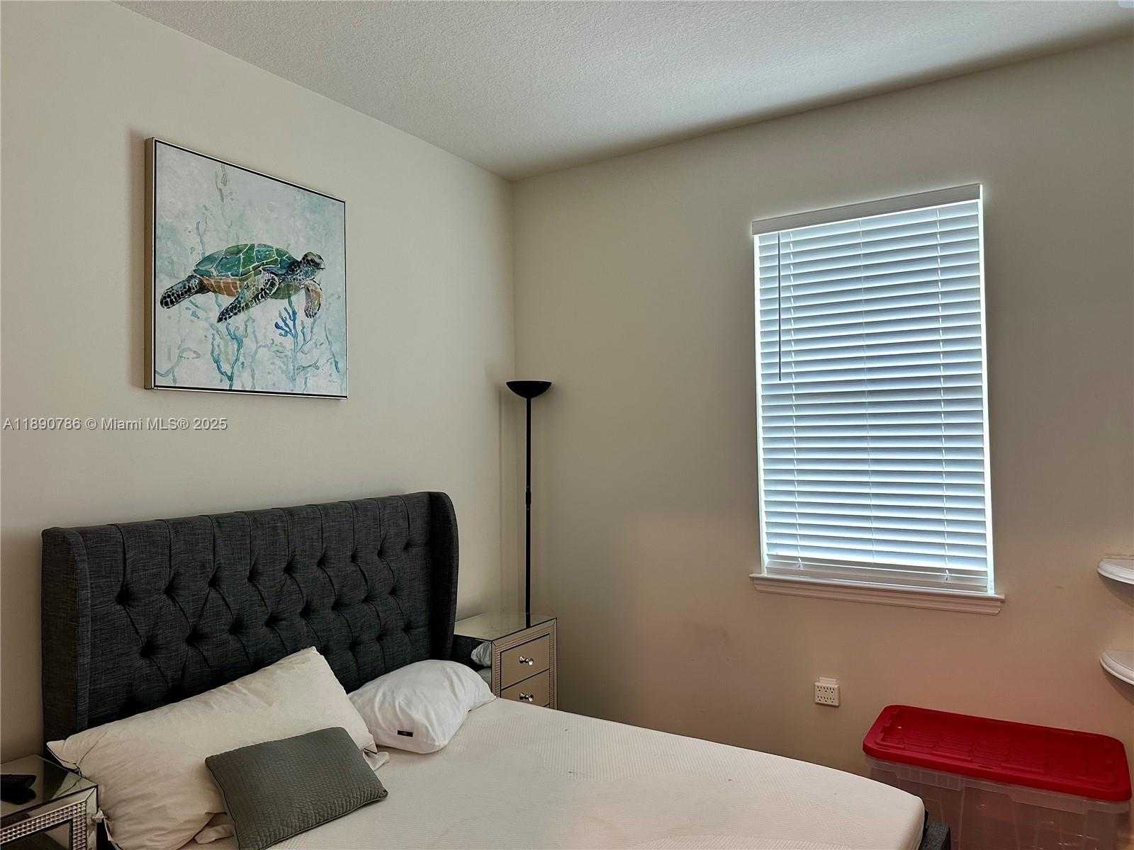 Small Image of 4144 GREENWAY DR #4144, Hollywood Number 15