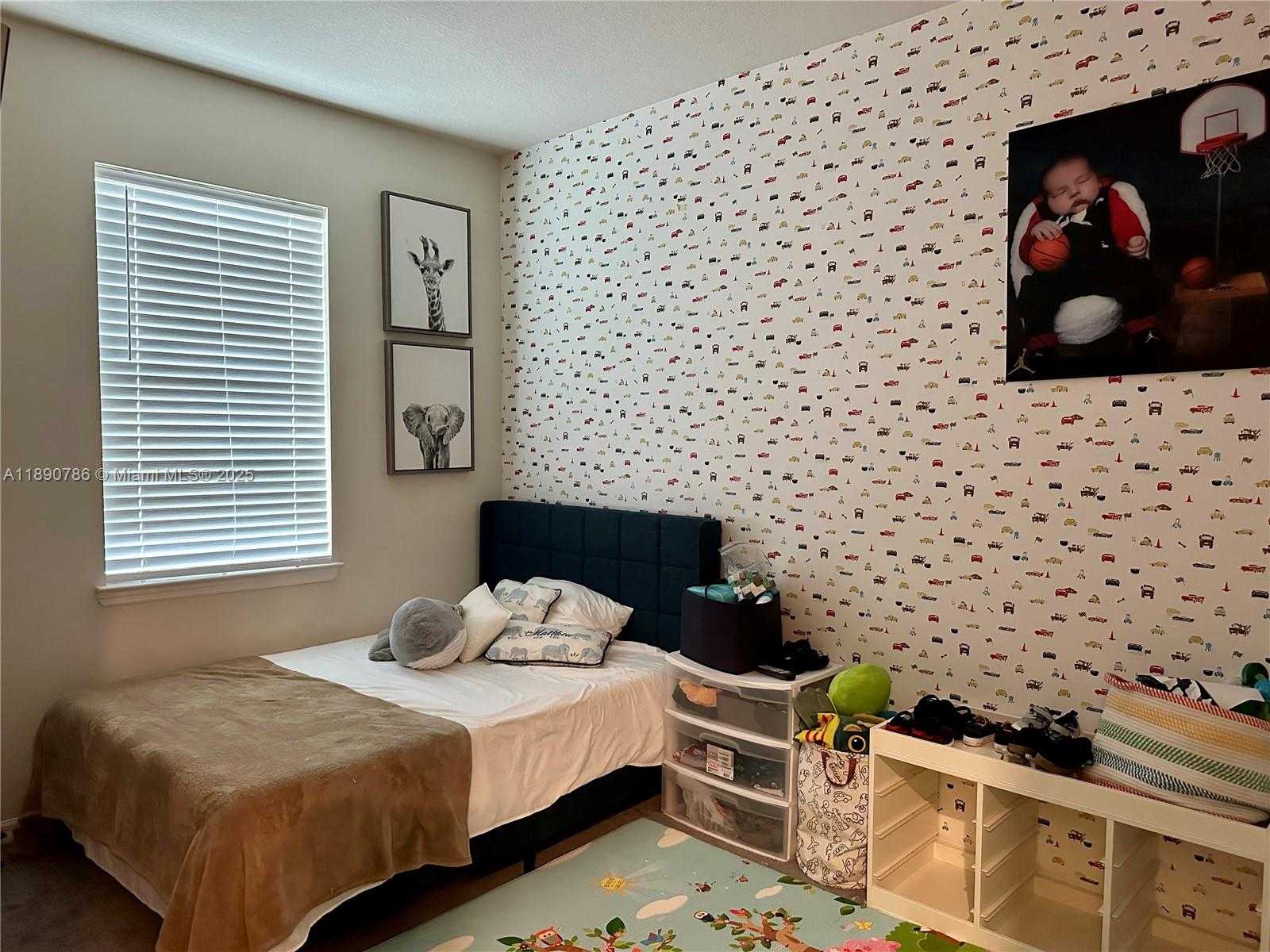 Small Image of 4144 GREENWAY DR #4144, Hollywood Number 16