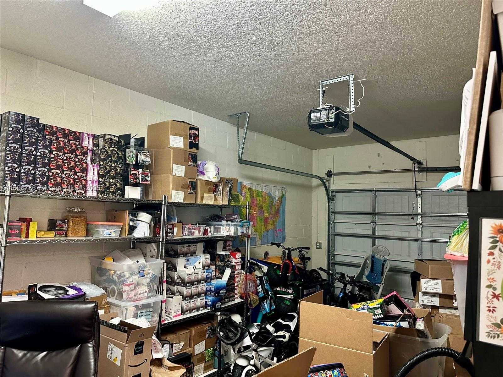 Small Image of 4144 GREENWAY DR #4144, Hollywood Number 21