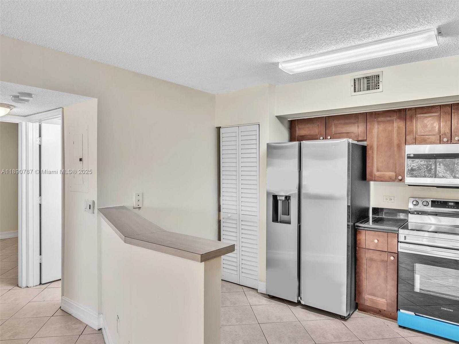 Small Image of 3610 NORTH 56TH AVE #202, Hollywood Number 10