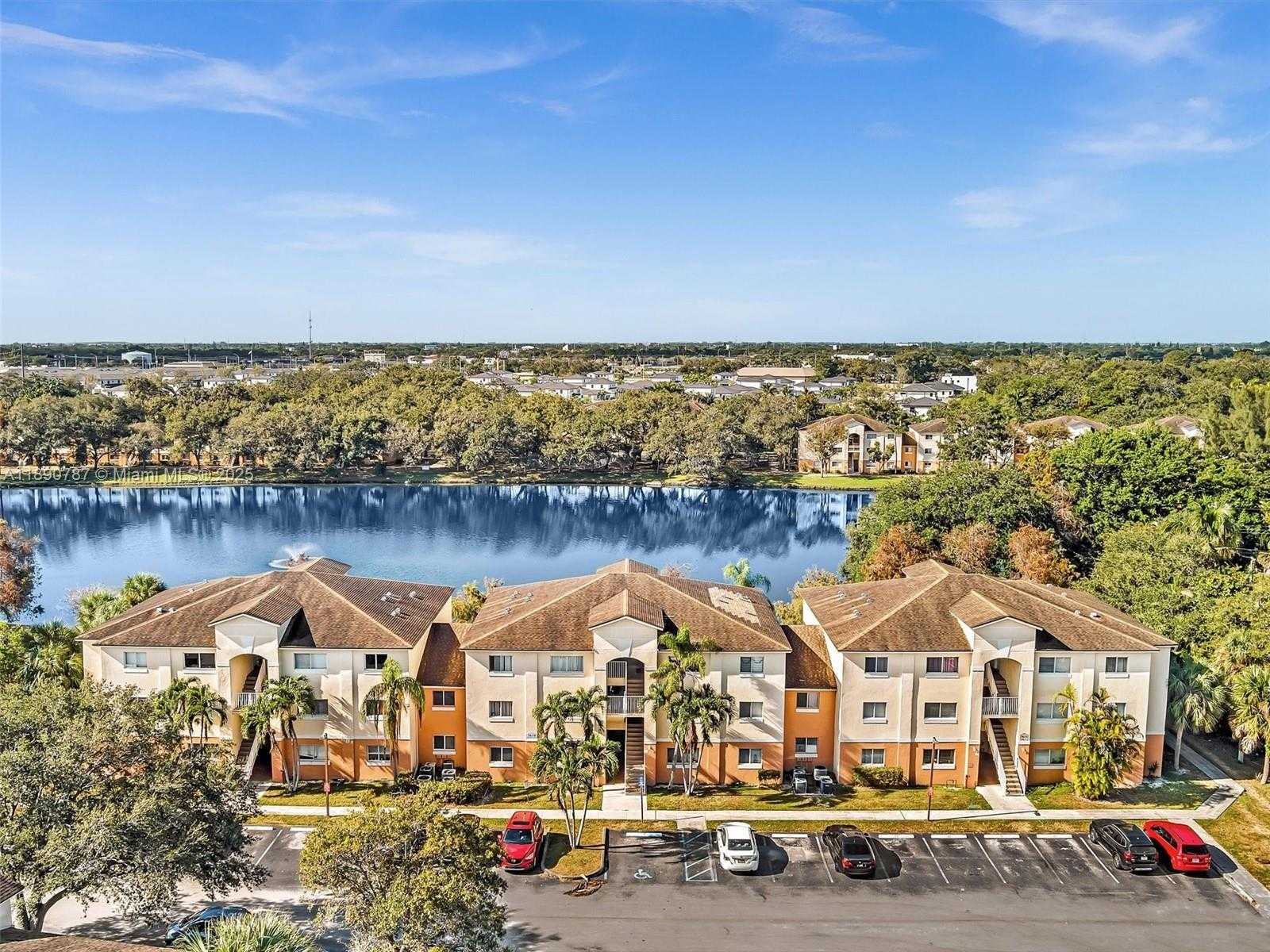 Small Image of 3610 NORTH 56TH AVE #202, Hollywood Number 25