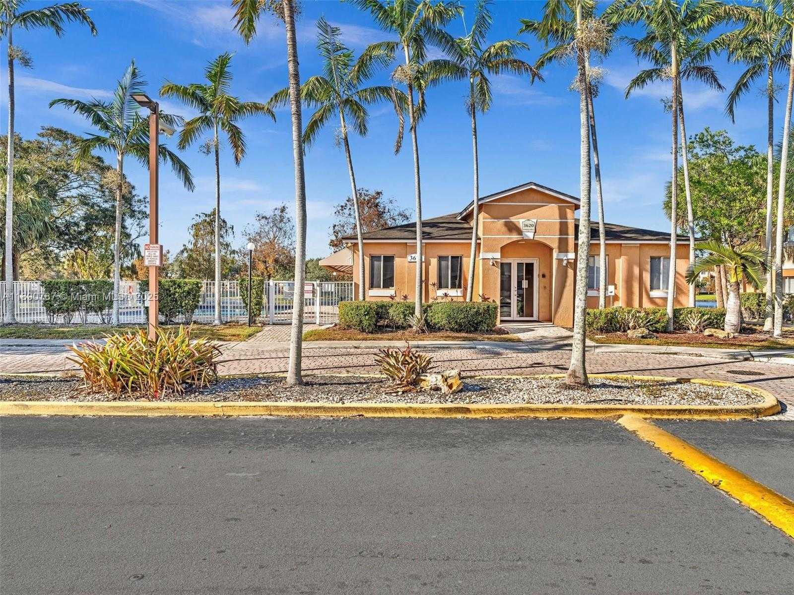 Small Image of 3610 NORTH 56TH AVE #202, Hollywood Number 29